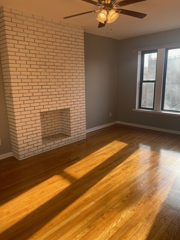 Foto del edificio - 4749 S Langley Ave