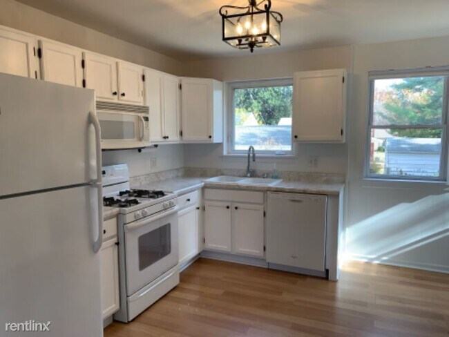 Building Photo - 2 br, 1 bath House - 670 Selma Ave