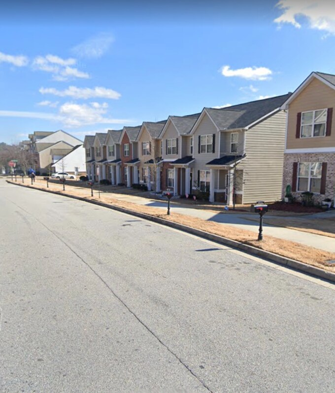 Foto del edificio - 6329 Olmadison Pl