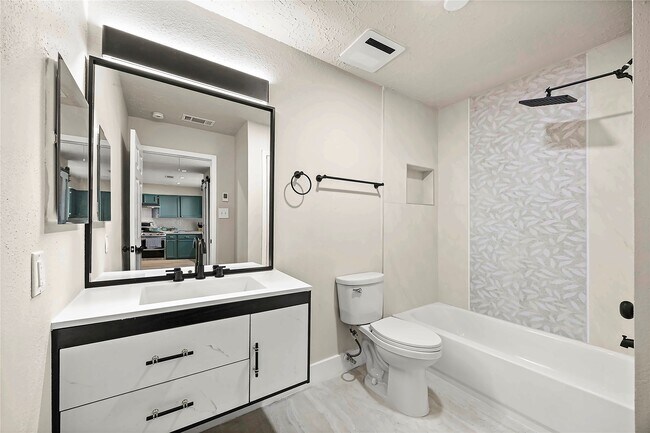Building Photo - 10814 Village Trail Dr