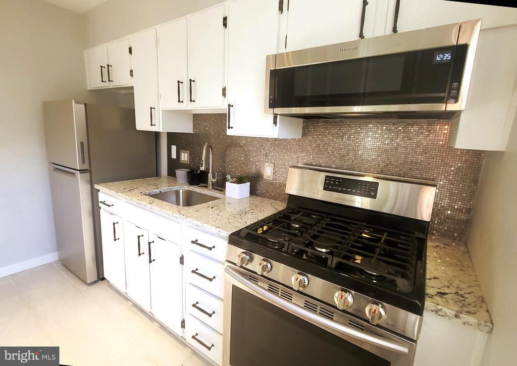 1203 Belle View Blvd Unit A2, Alexandria, VA 22307 Room for Rent in