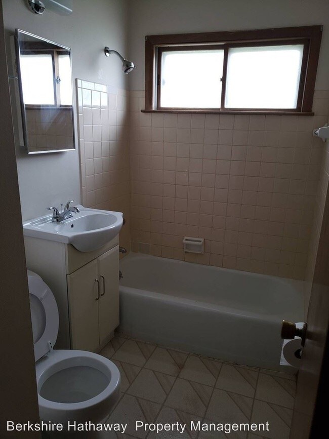 5307 N Sherman Blvd, Milwaukee, WI 53209 Apartment for Rent in