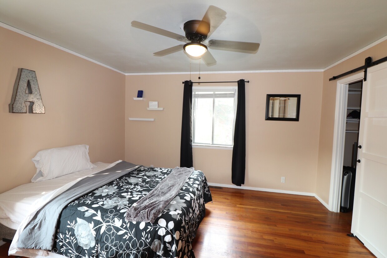 8227 Santa Fe Dr Unit Lowell Condominiam, Overland Park, KS 66212