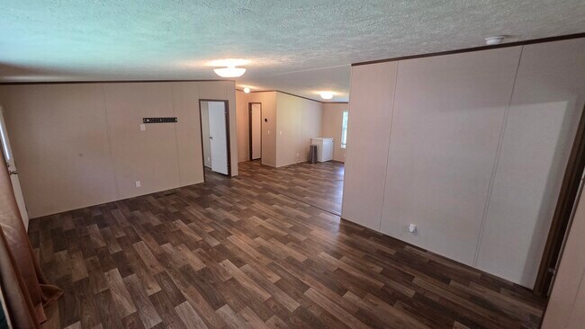 Foto del edificio - 253 Gibbs Rd