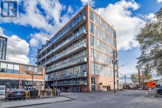 Building Photo - 5 Hanna Ave