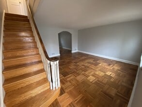 1562 Greenwood Ave