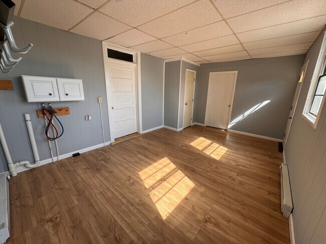 Foto del edificio - 376 W Main St