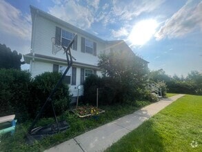 Building Photo - 707 Ridge Rd