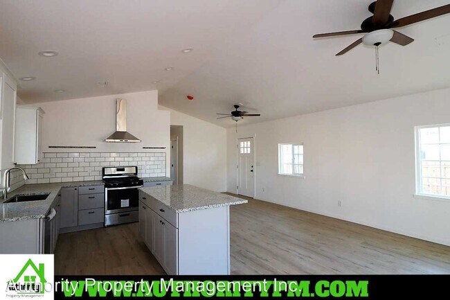 Building Photo - 3 br, 2 bath House - 4140 Chico St