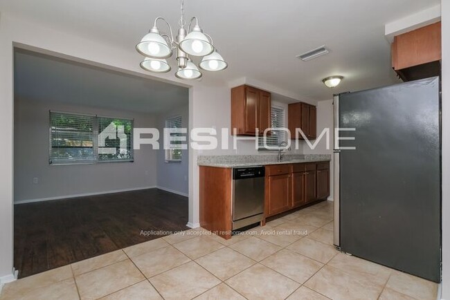 Building Photo - 7726 Topay Ln