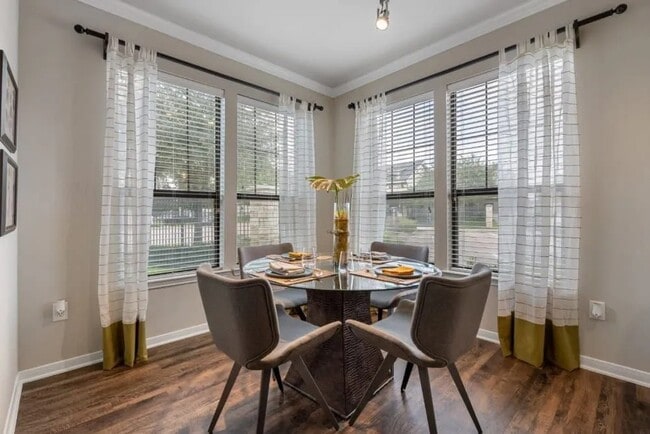 Building Photo - Elevated Comfort with Move-In Savings!