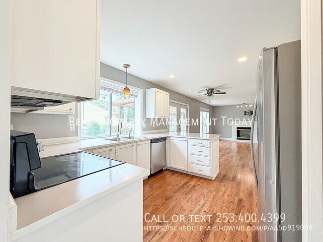 Foto del edificio - 4914 Norpoint Way NE
