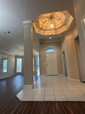 Building Photo - 2440 Ravenhurst Dr