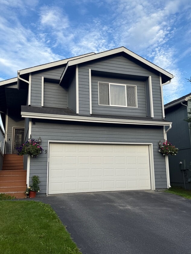 Foto principal - 8929 Meadow Park Cir