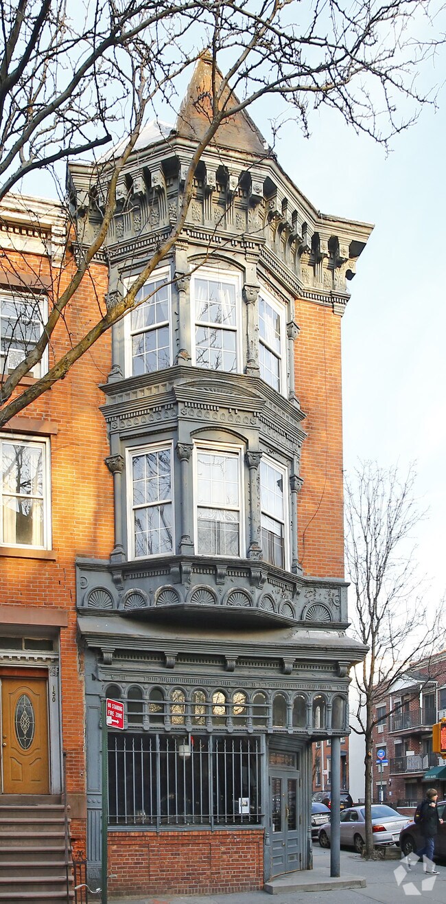 Foto del edificio - 148 Hoyt St