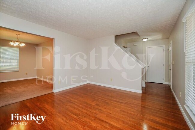 Foto del edificio - 6594 Danbury Dr