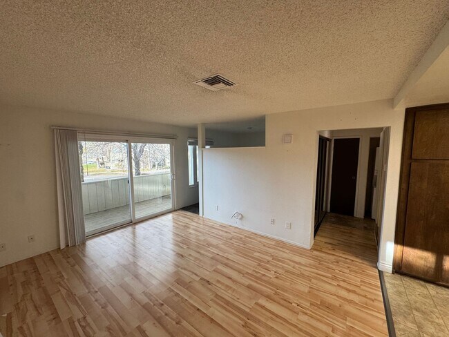 Foto del edificio - Sparks One Bedroom, One Bath In Gated Community Now Available! MOVE IN SPECIAL!
