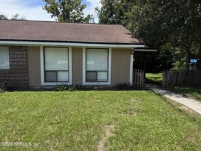 Building Photo - 808 Meadowbrook Dr