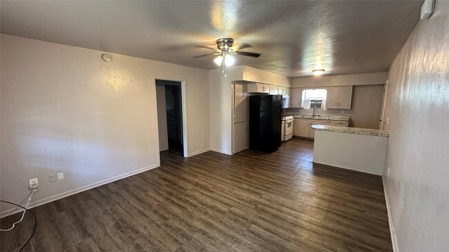 Building Photo - 2389 W Dumble St