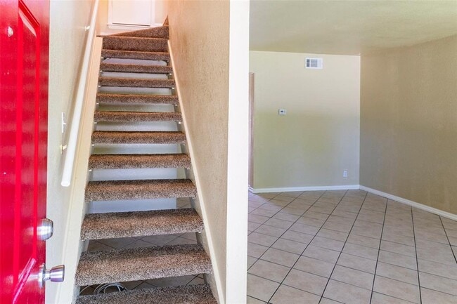 Building Photo - 8809 Dawnridge Cir
