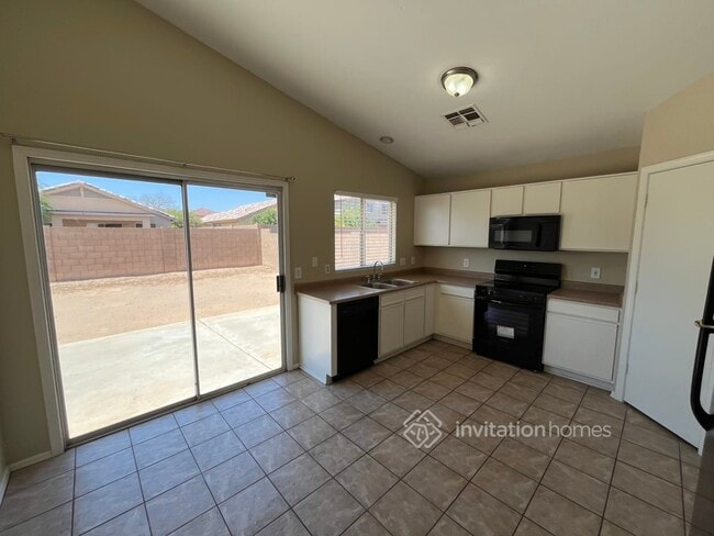 Foto del edificio - 12924 N Primrose St