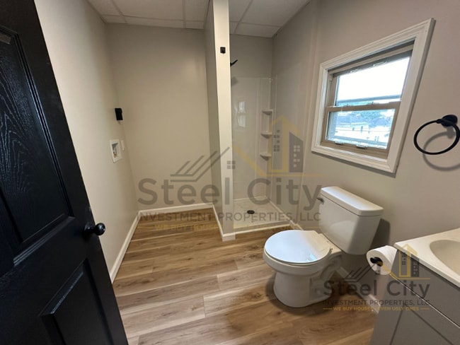 Building Photo - 434 N 7th St