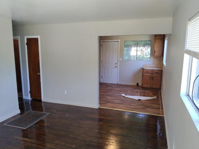 Building Photo - 1213 Wharton Ave