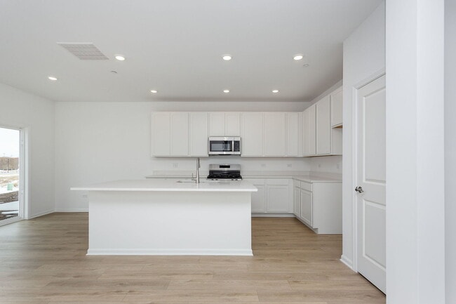 Foto del edificio - 12208 Dodwell St