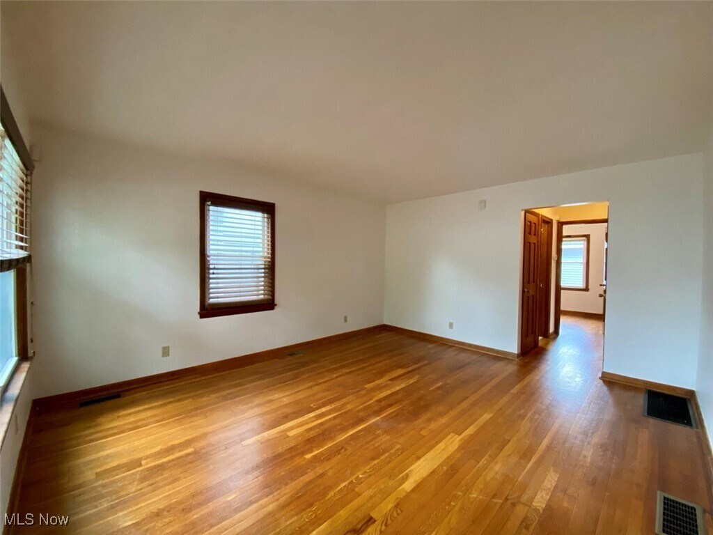 1881 17th St SW Akron, OH 44314 – photo 3