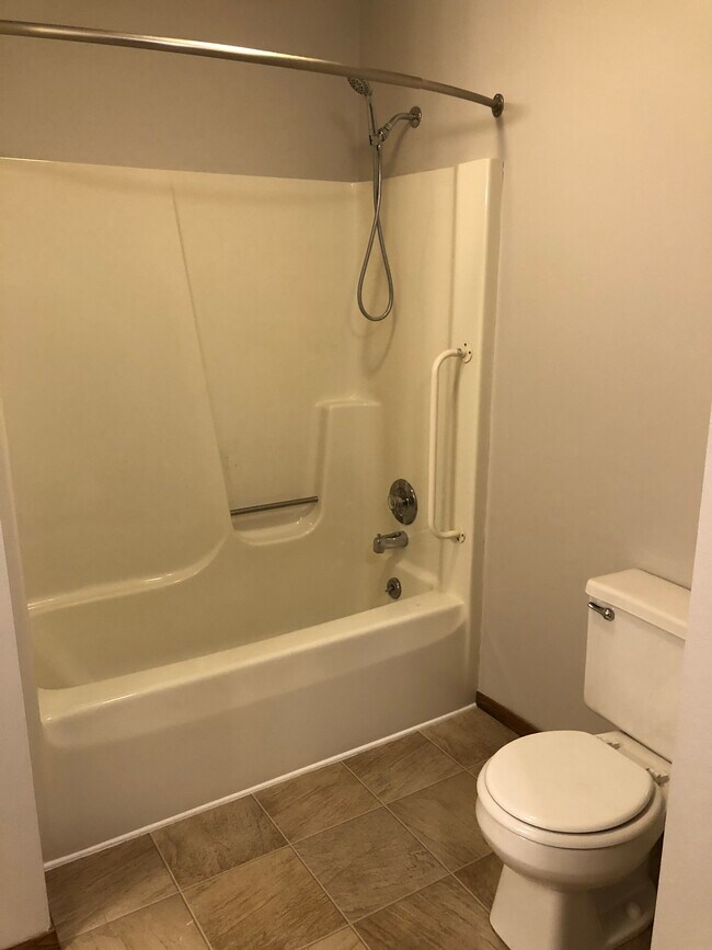 Bathroom - 109 Woodview Dr