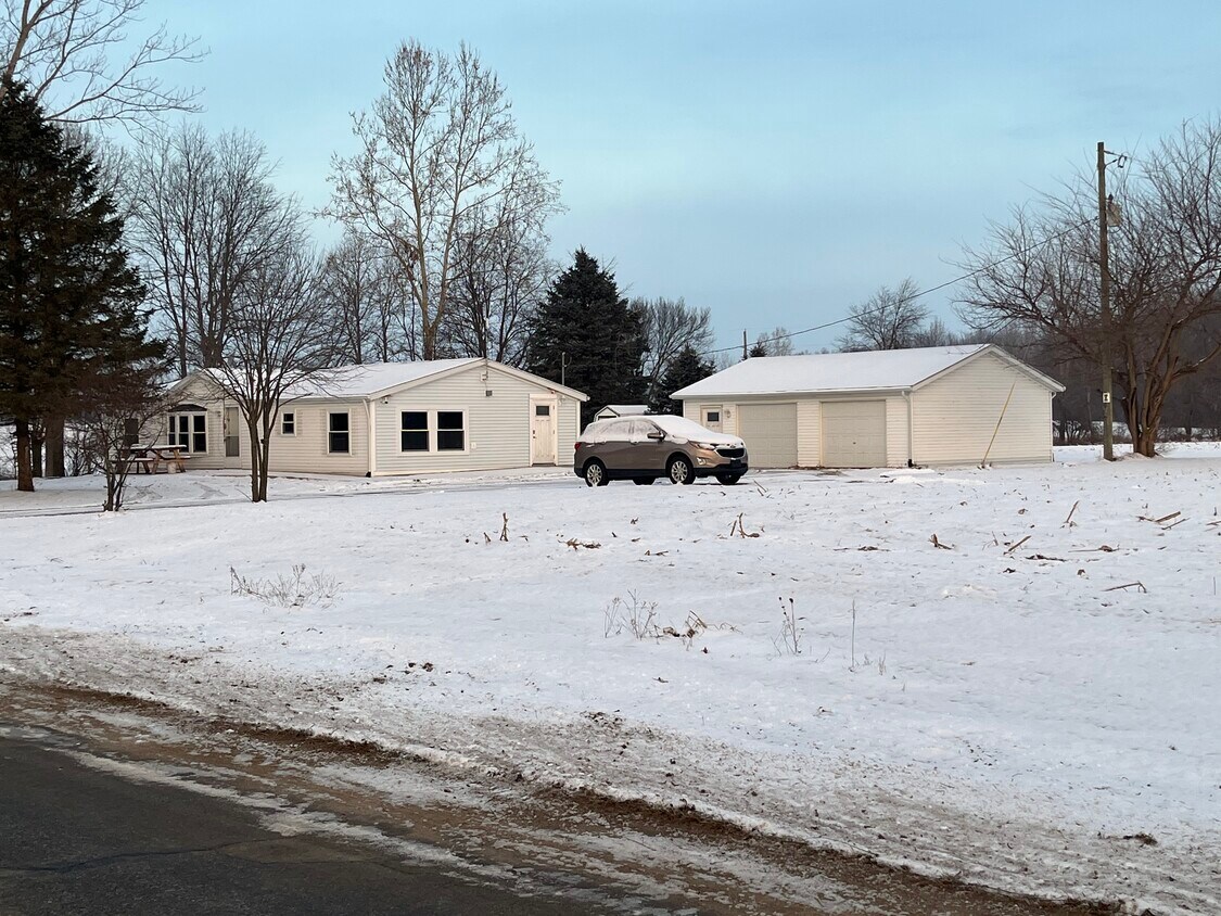 585 110th Ave, Plainwell, MI 49080 House Rental in Plainwell, MI