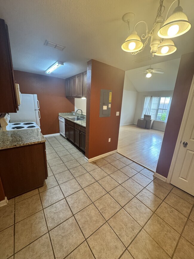 Foto del edificio - 2738 W Tharpe St