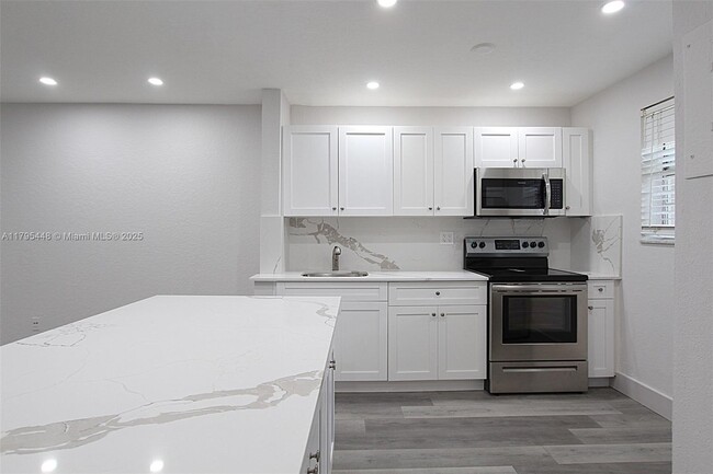 Foto del edificio - 17255 SW 95th Ave