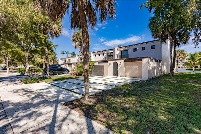 Building Photo - 7238 Jacaranda Ln