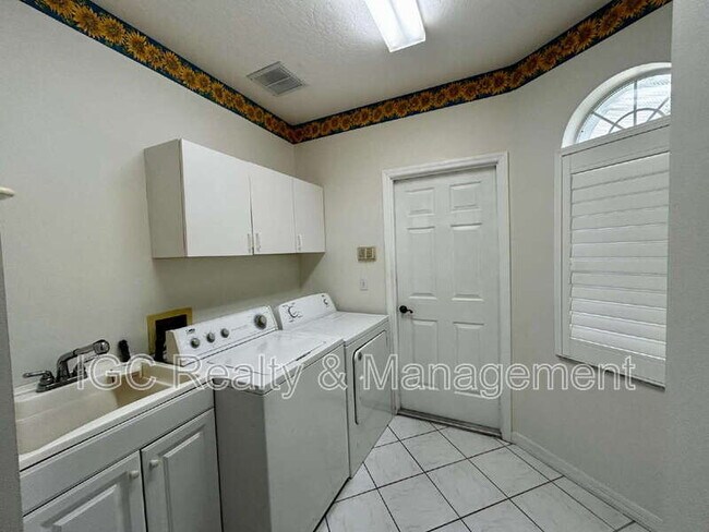 Building Photo - 159 Martesia Way