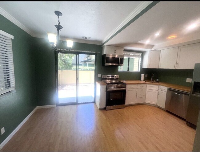 Foto del edificio - Charming 2 Bedroom/2 Bath Condo