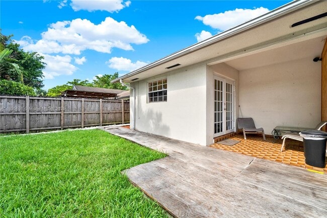 Building Photo - 10731 SW 139th Ave