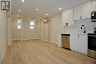 Building Photo - 588 Barton St E
