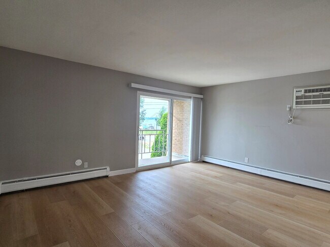 Foto del edificio - 1603 Cass Lake Rd