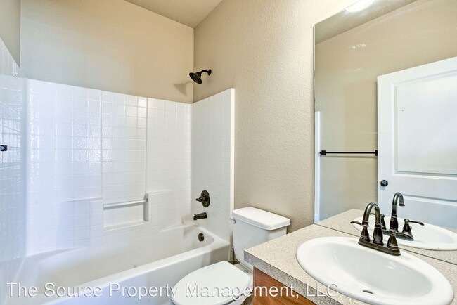 Building Photo - 3 br, 2 bath House - 3903 Ginkgo St