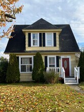 Building Photo - 2211 Walnut St