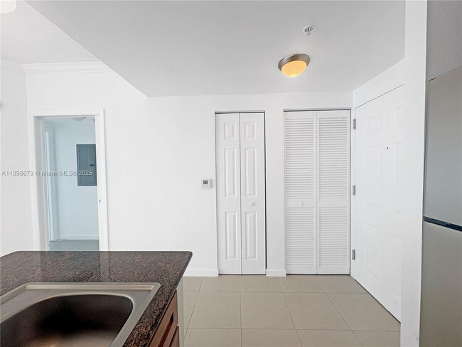 Foto del edificio - 2000 N Bayshore Dr