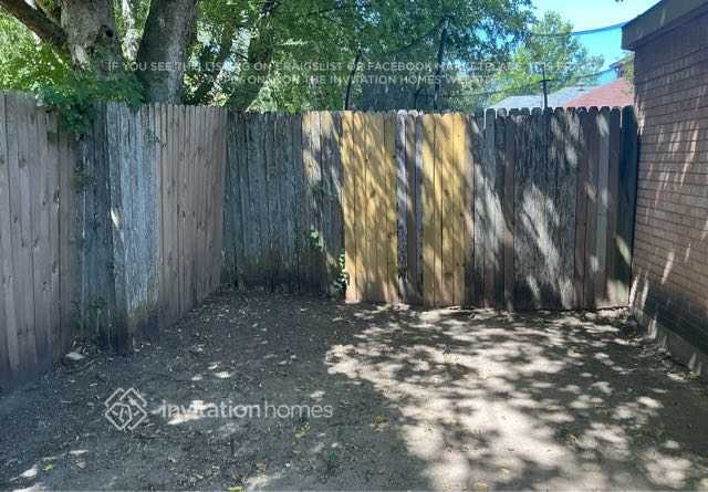 Foto del edificio - 536 Majestic Park Ln