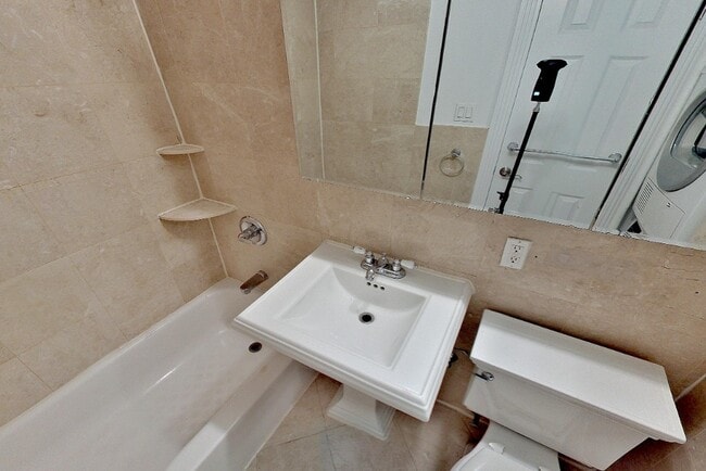 Foto del edificio - 138 E 16th St