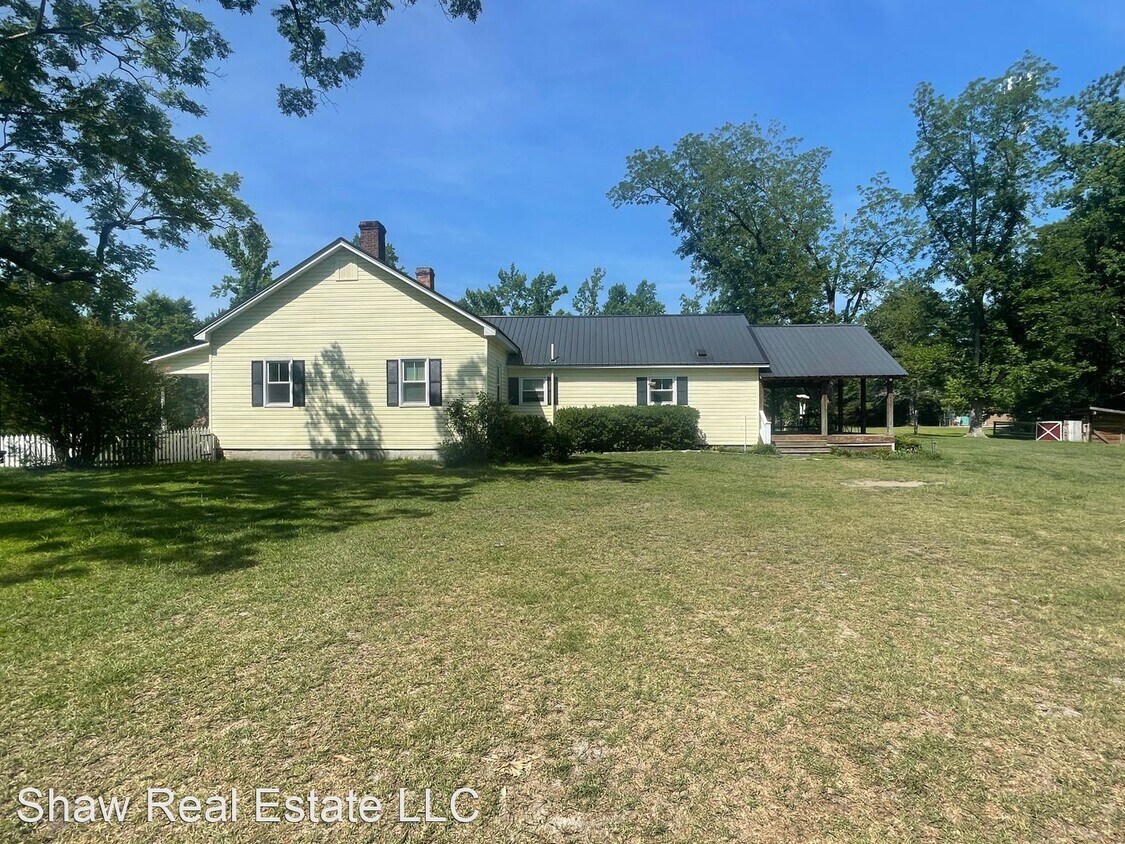 2644 NC53, Burgaw, NC 28425 House Rental in Burgaw, NC