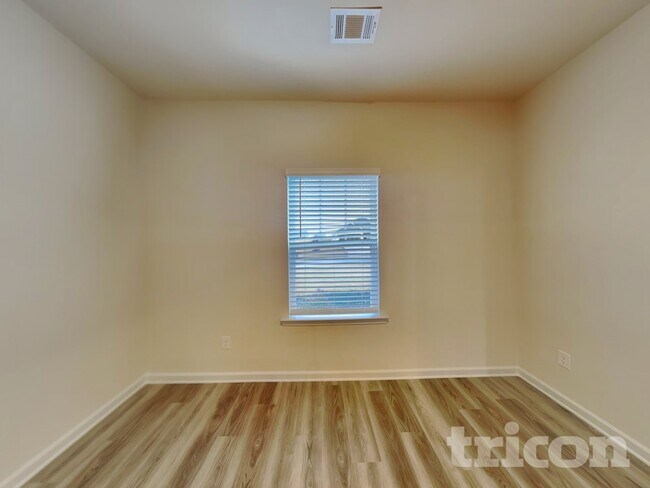 Building Photo - 1505 Big Bud Ln