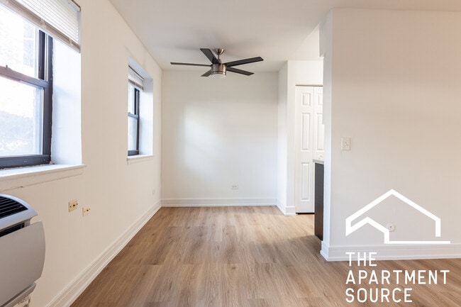 Building Photo - 441 W Barry Ave