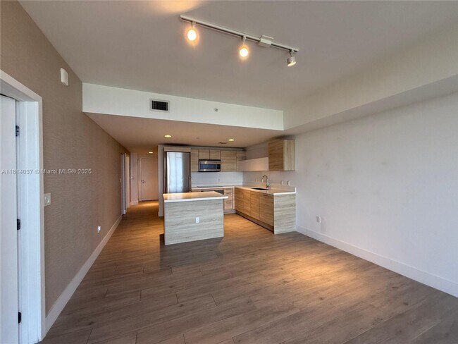 Foto del edificio - 16385 Biscayne Blvd