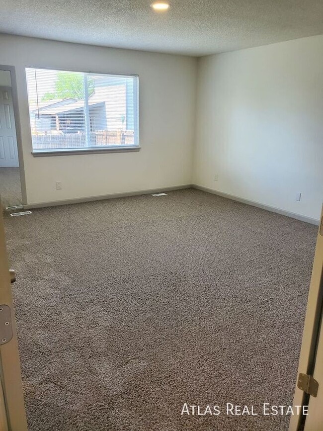 Building Photo - 1679 Ensenada Way