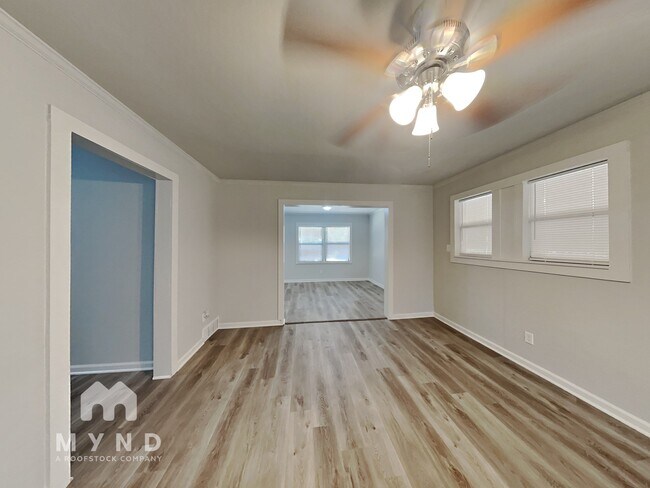 Building Photo - 3160 Boxdale St